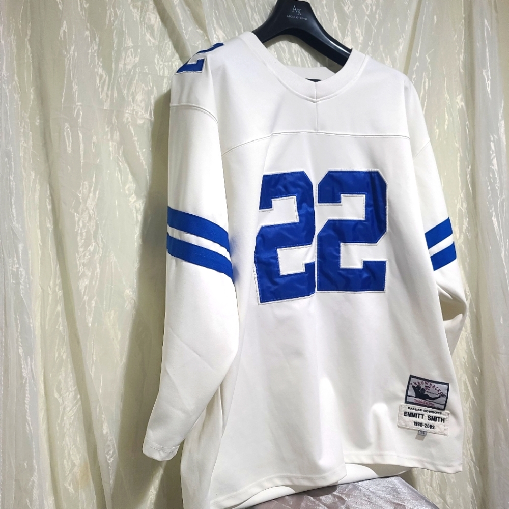 Emmitt Smith Jersey (XL with a 20.5 shoulder width inches.)